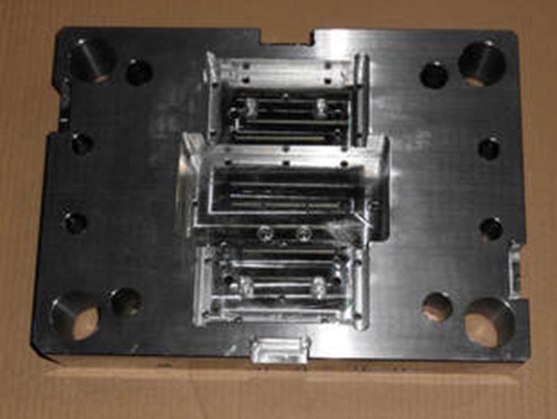 河津精密塑料模-06